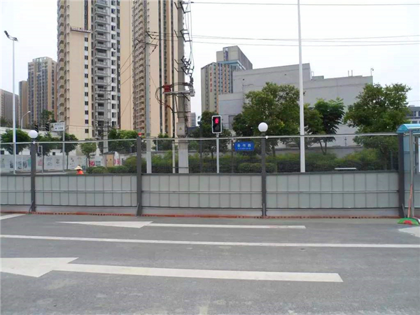 武汉交通护栏厂家都是通过哪些方式销售护栏的